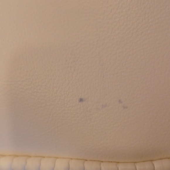 Super Soft pleated white leather Shoulder bag w/ Snap Closure +zipper pocket - Picture 4 of 8